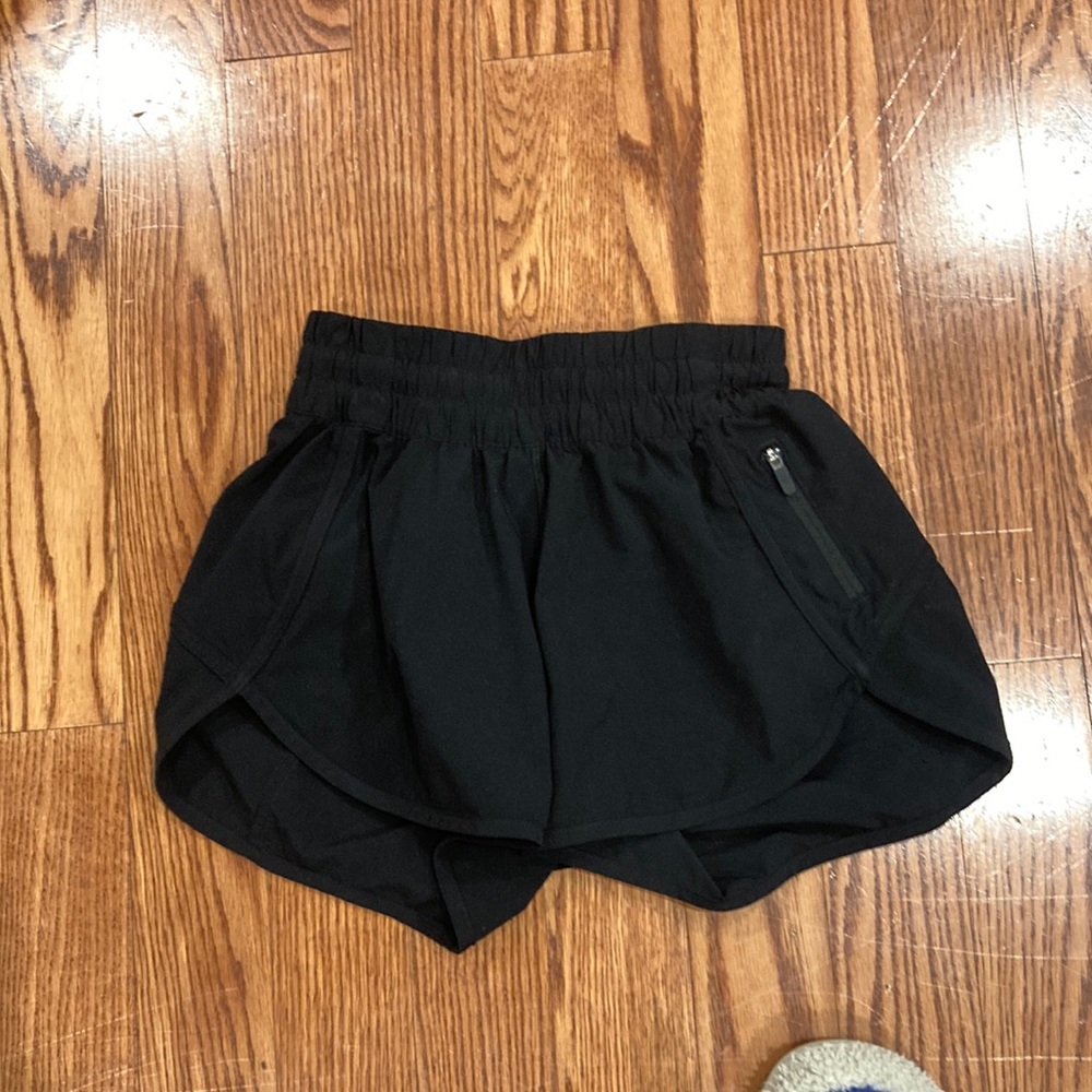 lululemon tracker shorts